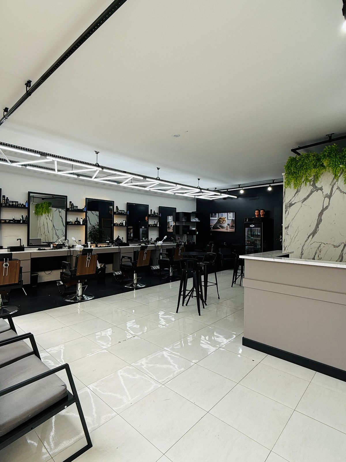 Old Boy Barbearia - Cadeiras